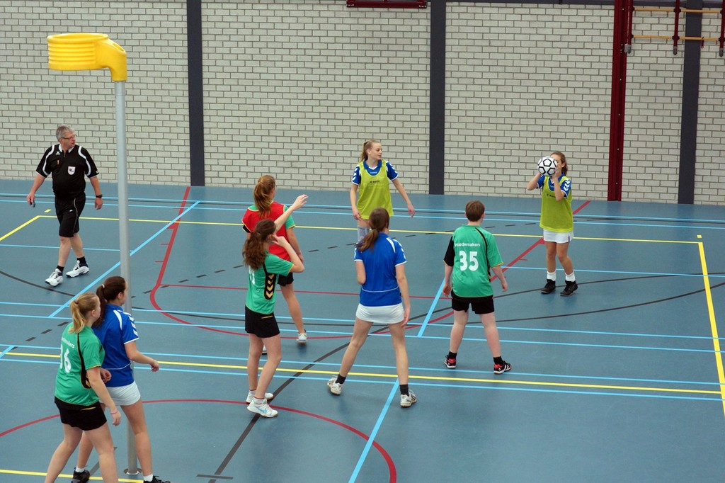 Korfbal B3  22 december-010.jpg